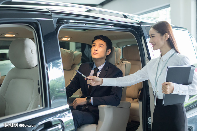 貼心顧問?智選座駕 汽車銷售服務人員如何為客戶推薦理想汽車